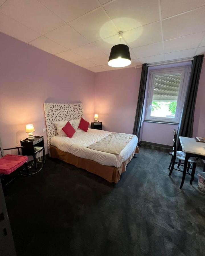 Logis Hotel-Restaurant Les Voyageurs La Coquille Eksteriør billede