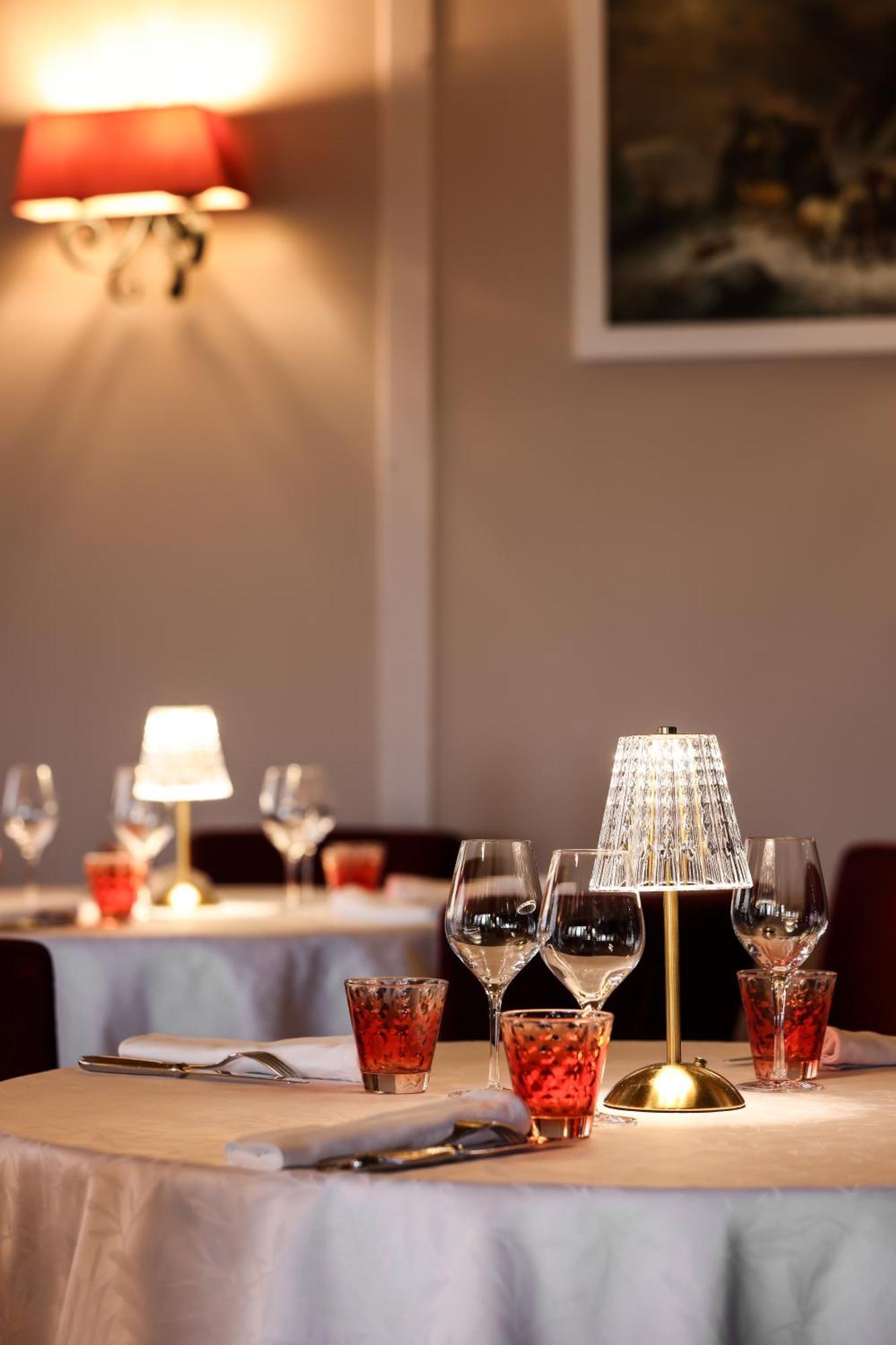 Logis Hotel-Restaurant Les Voyageurs La Coquille Eksteriør billede