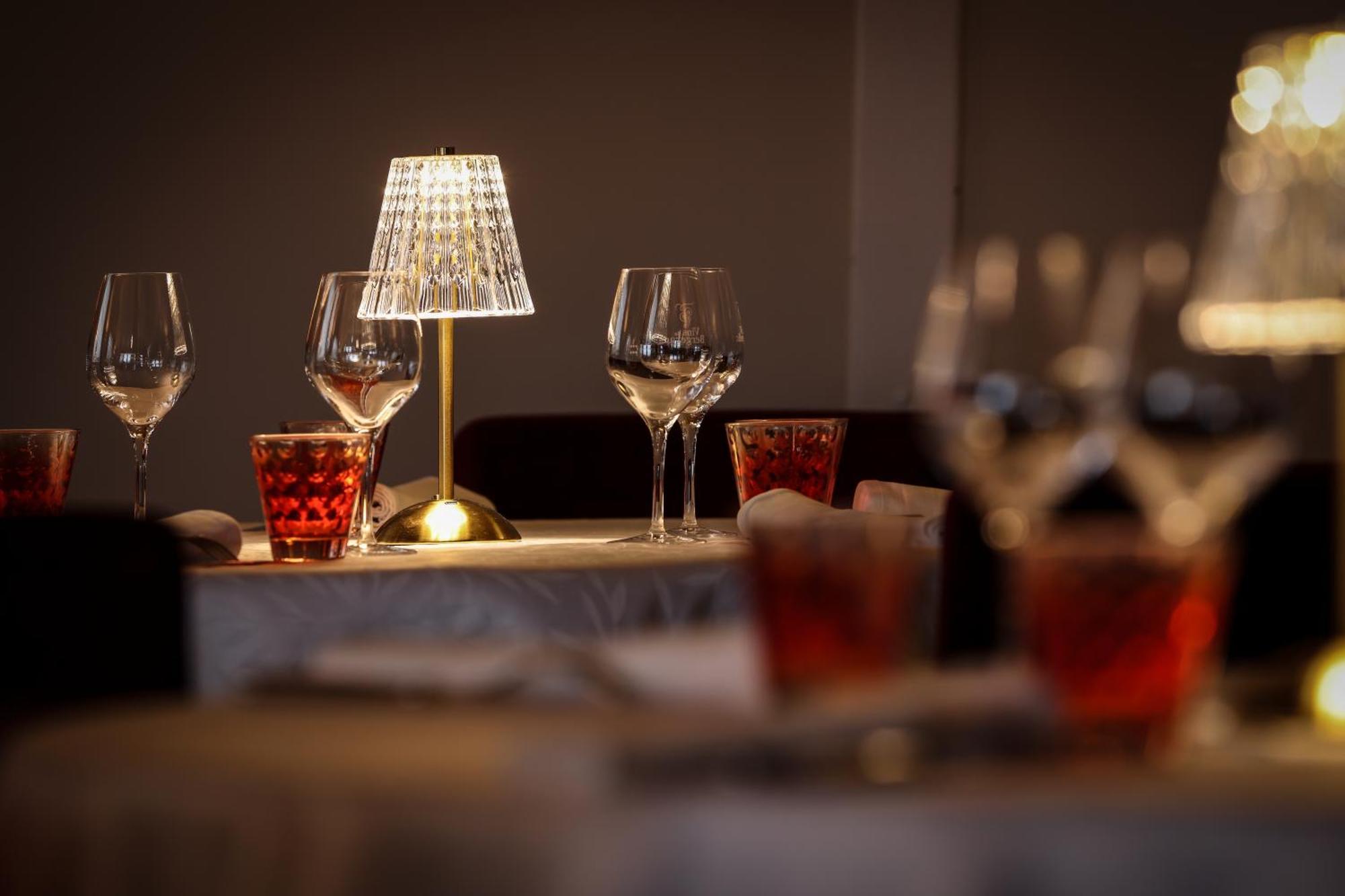Logis Hotel-Restaurant Les Voyageurs La Coquille Eksteriør billede