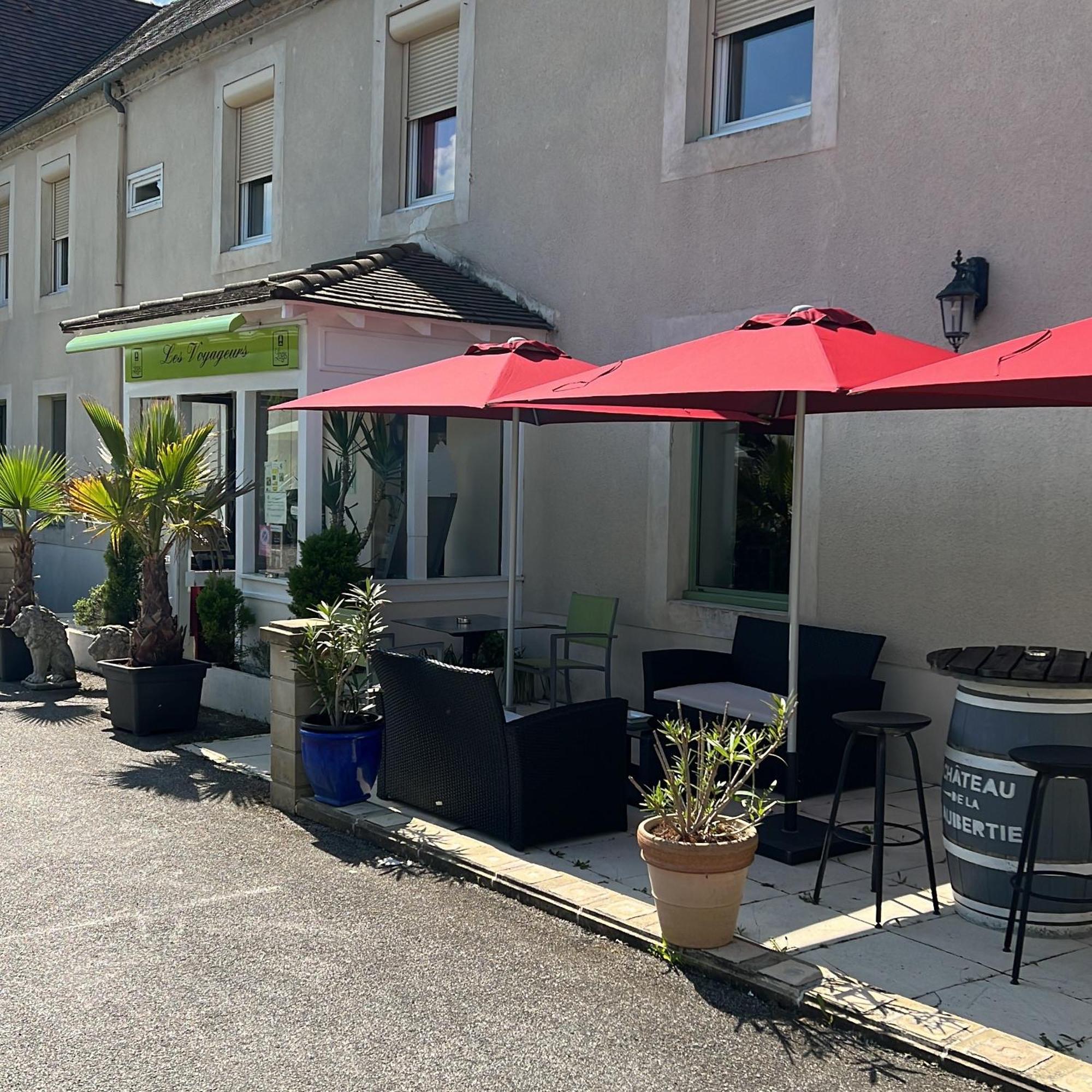 Logis Hotel-Restaurant Les Voyageurs La Coquille Eksteriør billede