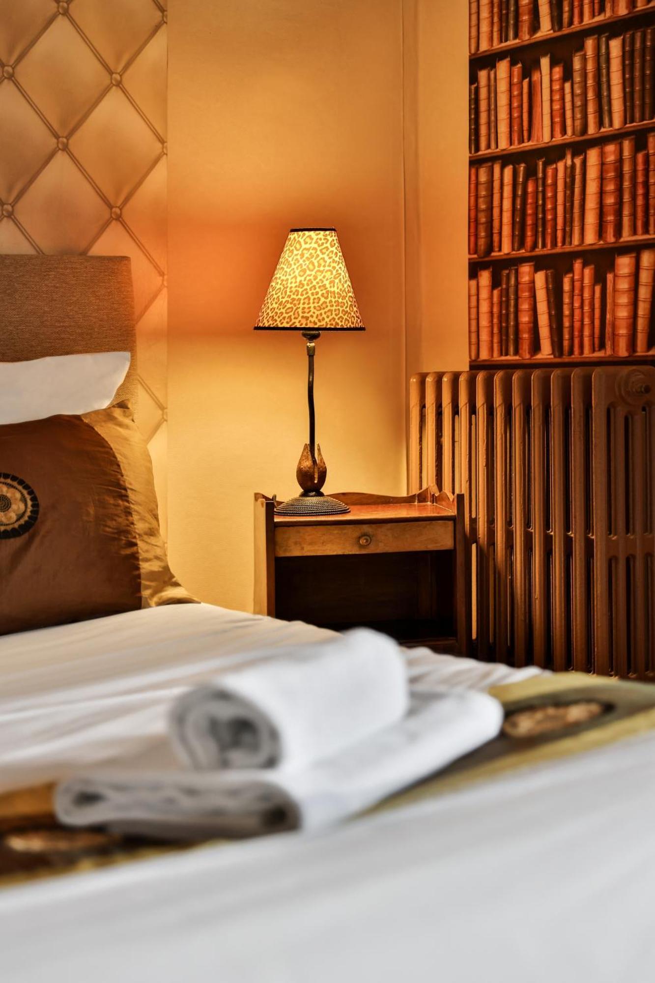 Logis Hotel-Restaurant Les Voyageurs La Coquille Eksteriør billede