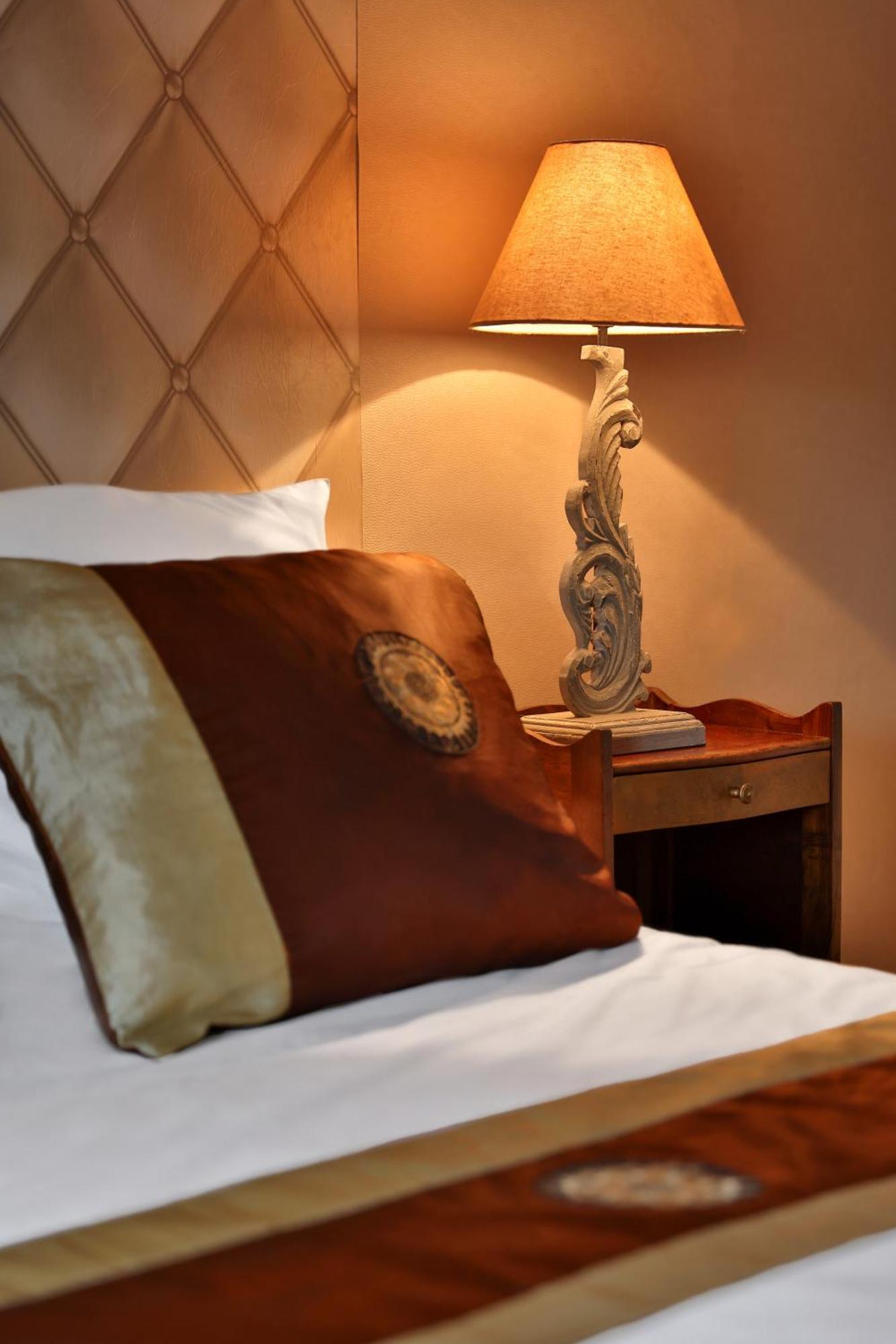 Logis Hotel-Restaurant Les Voyageurs La Coquille Eksteriør billede