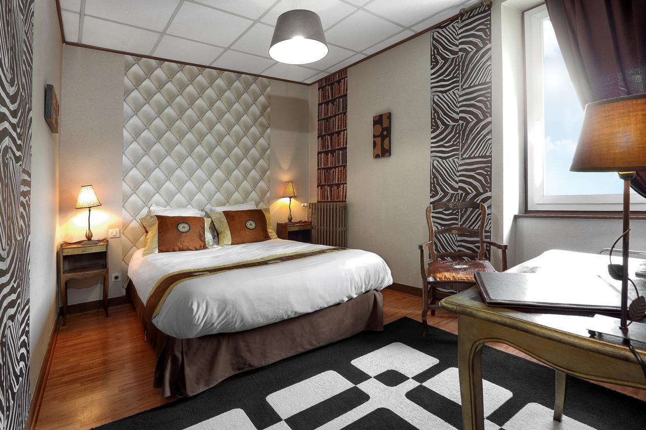 Logis Hotel-Restaurant Les Voyageurs La Coquille Eksteriør billede